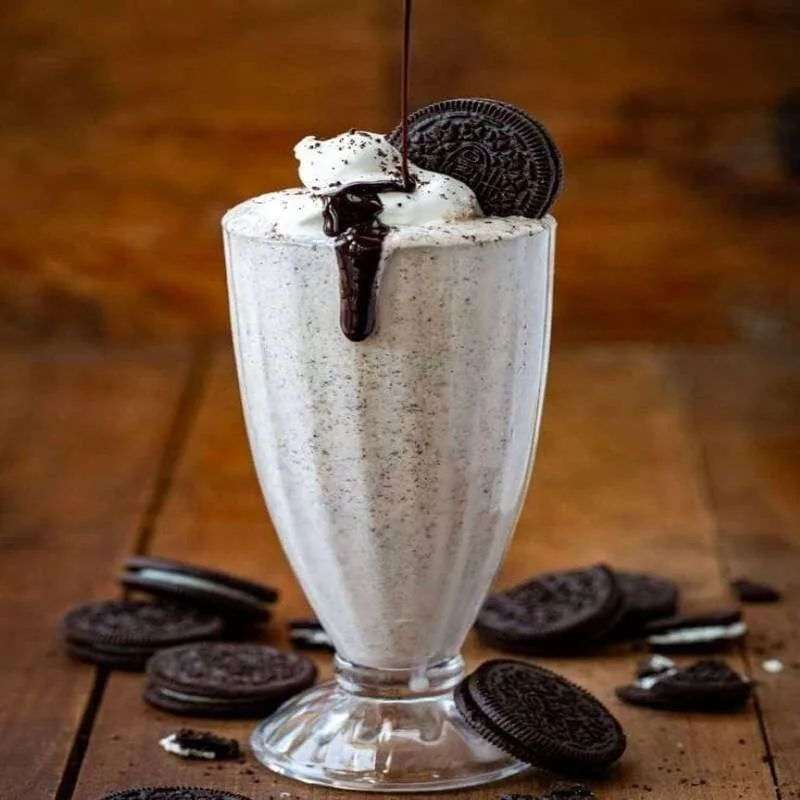 OREO MILKSHAKE — MILKSHAKES