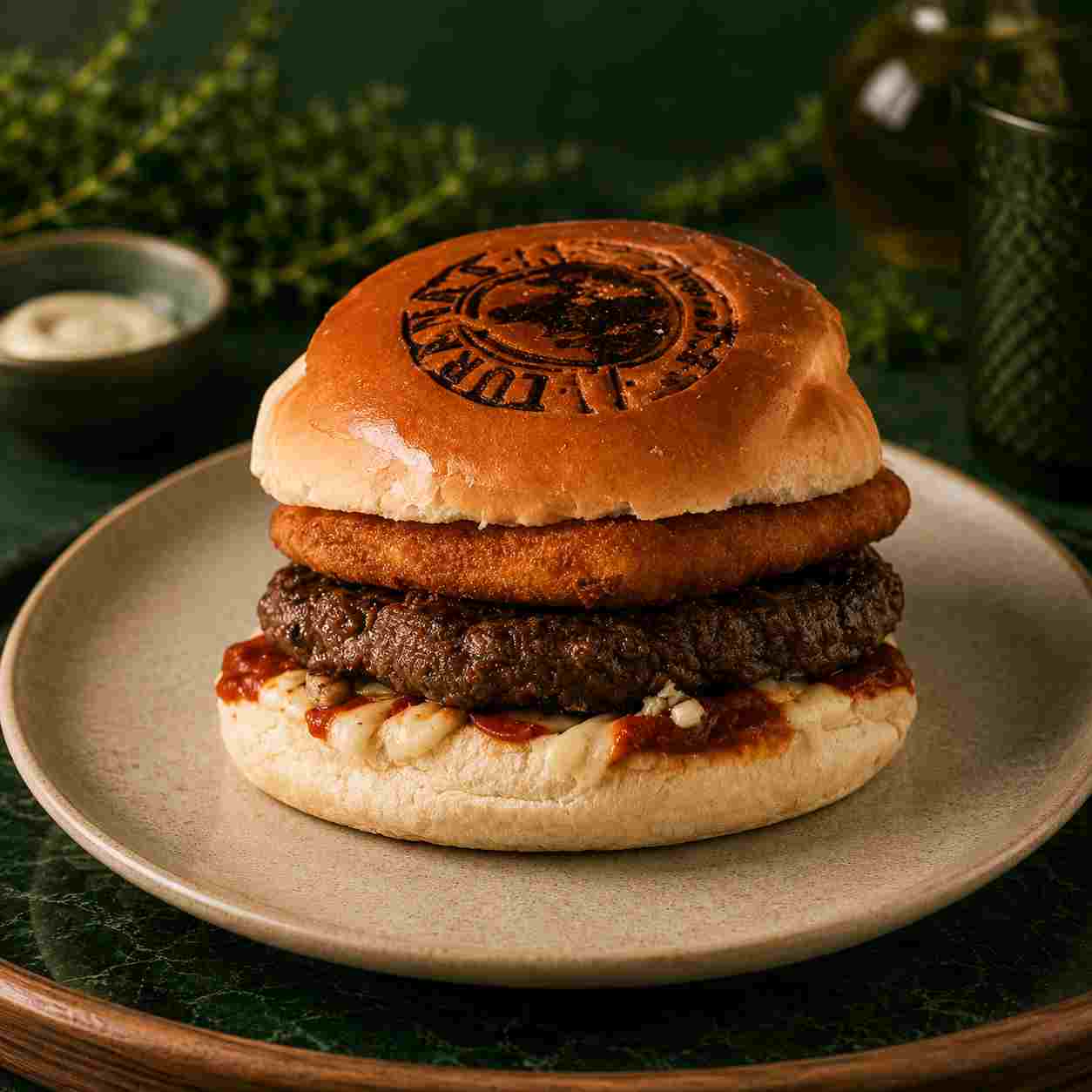 PIZZA BURGER — BURGERS